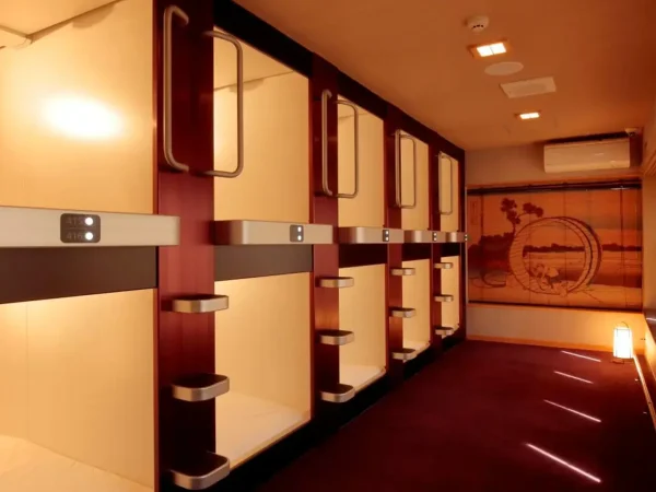 Capsule Hotels, Inovasi Penginapan Kompak dari Jepang