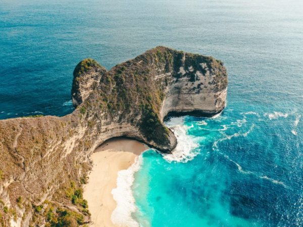 Nusa Penida, Surga Tersembunyi di Bali yang Wajib Dikunjungi
