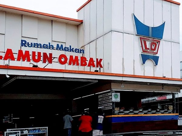 Lamun Ombak Rumah Makan, Ikon Kuliner Padang yang Menggoda Selera