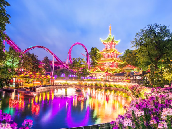 Tivoli Gardens, Pesona Taman Hiburan Bersejarah di Jantung Kopenhagen