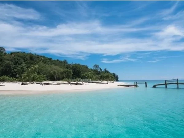 Pesona Madale Beach, Surga Bawah Laut di Sulawesi Tengah