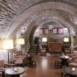 Parador de Cardona, Pesona Kastil Abad ke-9 di Jantung Catalonia