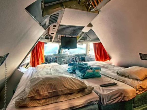 Mengenal Jumbo Stay, Menginap di Pesawat Boeing 747 yang Unik di Stockholm