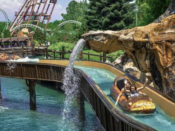 Gardaland, Destinasi Hiburan Terbesar di Italia, Permata di Tepi Danau Garda