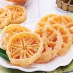 Kue Kembang Goyang Betawi, Cemilan Tradisi yang Kian Langka