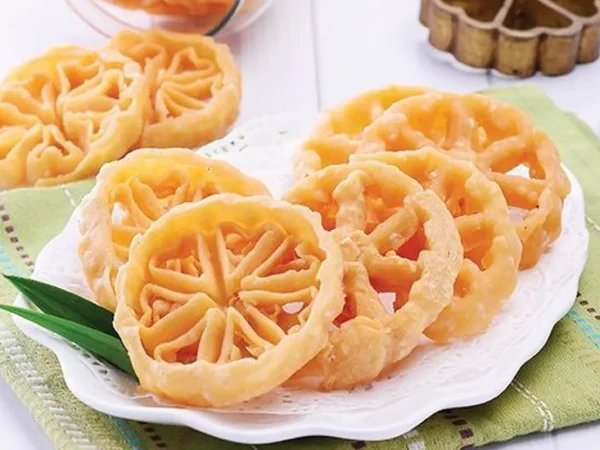 Kue Kembang Goyang Betawi, Cemilan Tradisi yang Kian Langka