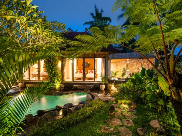 Open-Air Jungle Spa Villa, Pengalaman Menginap Nyaman di Balik Kabut Hutan