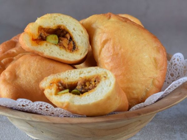 Panada Manado, Roti Isi Ikan Pedas dari Sulawesi Utara