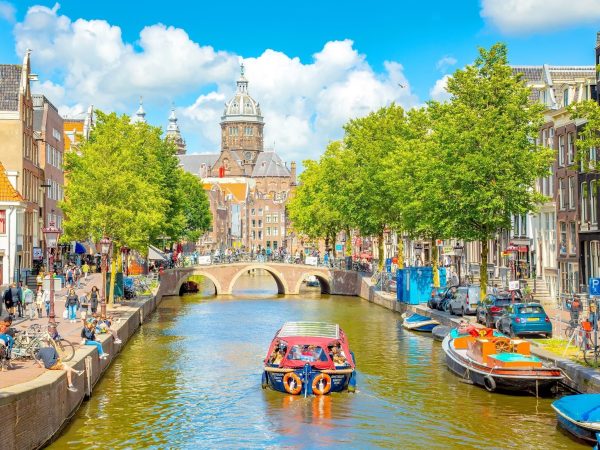 Amsterdam, Kota di Atas Air yang Tak Pernah Tidur